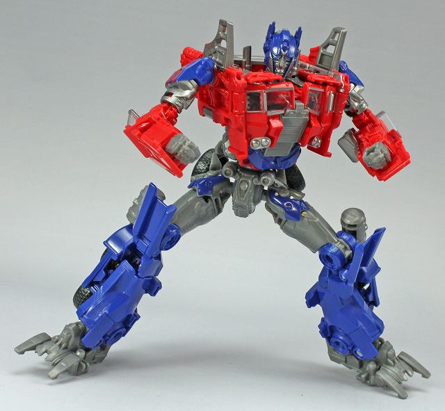 AD02_CLASSIC OPTIMUS PRIME_13.jpg